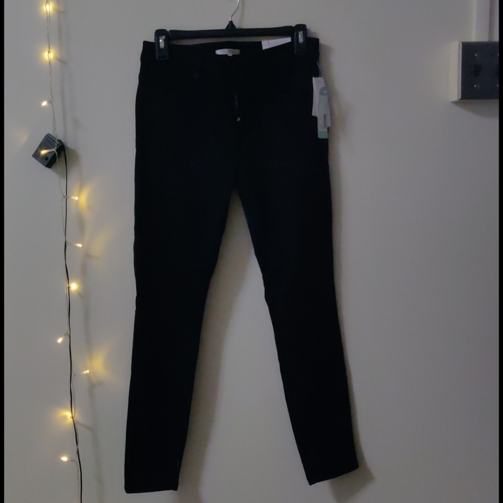 NWT Black skinny jeans
